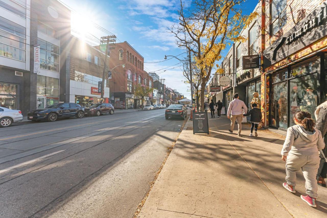 Amazing Fully Renovated Apartment On Queen St. Toronto Bagian luar foto